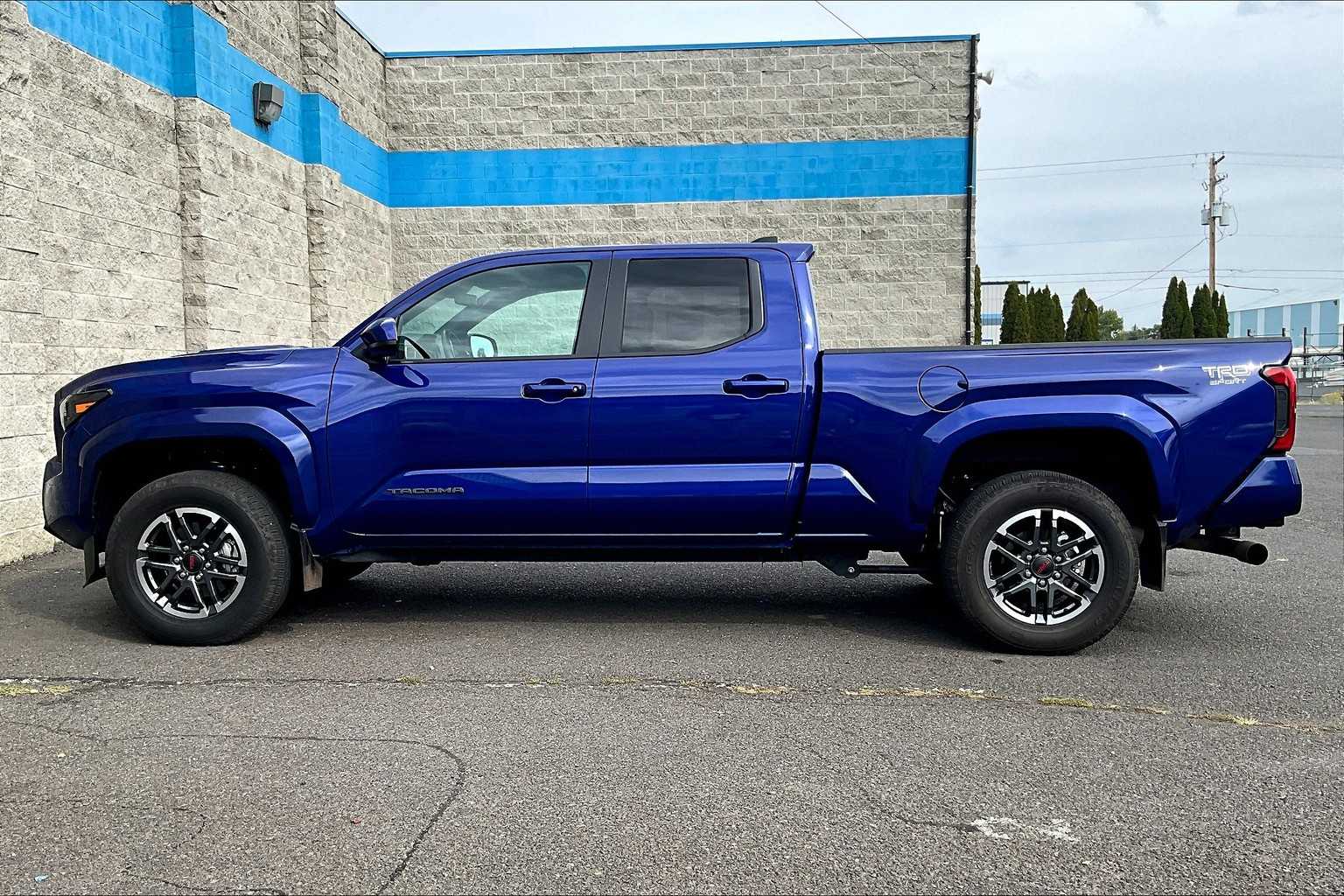 Thumbnail: 2024 Toyota Tacoma - 3