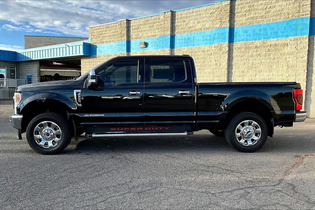 Used 2022 Ford F-250 Lariat Truck Crew Cab