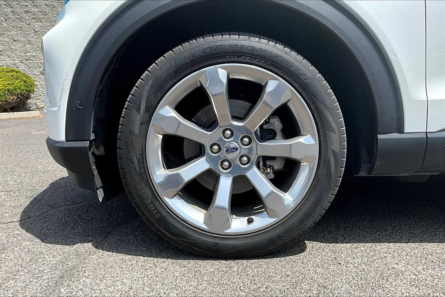 2020 Ford Explorer Platinum 8