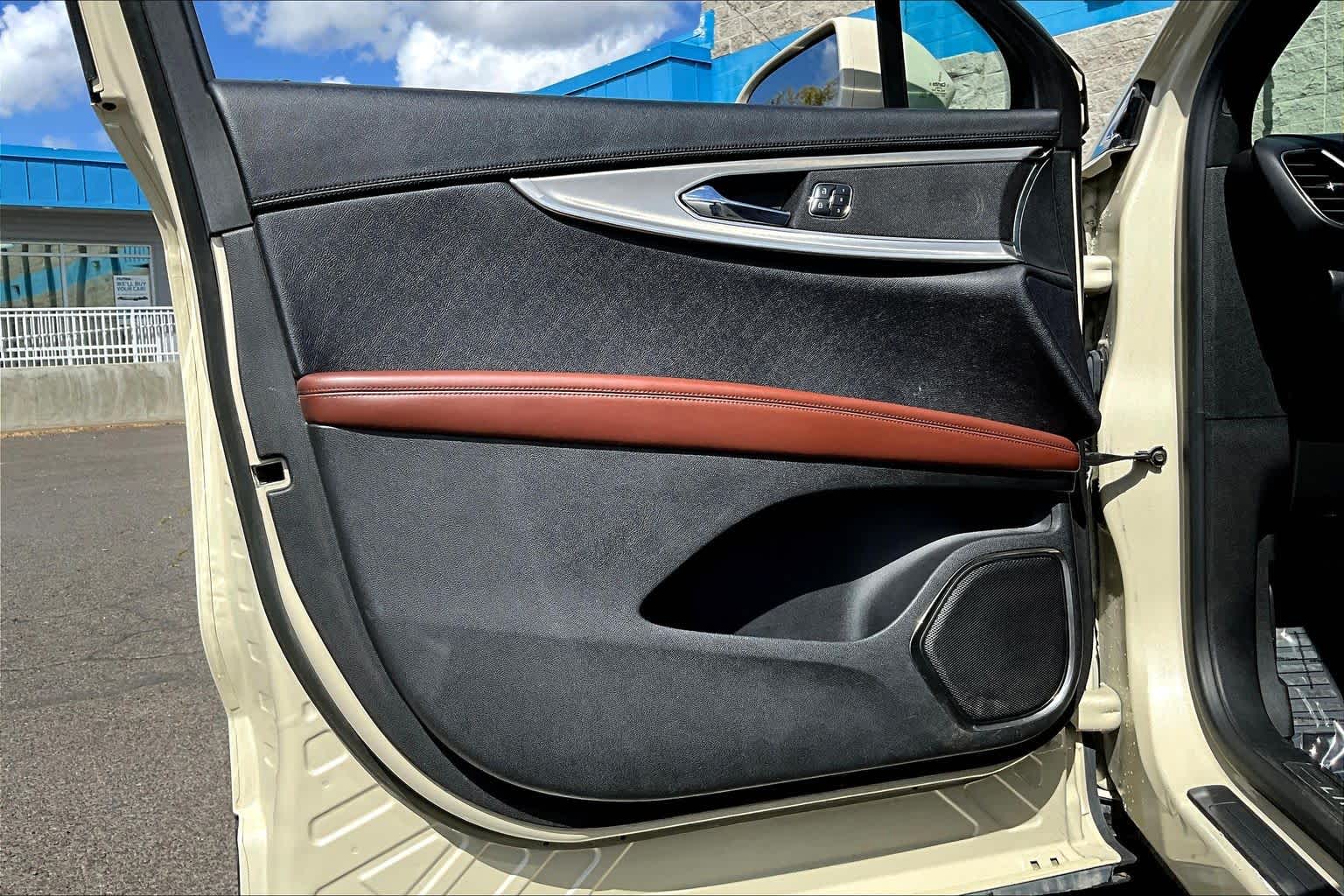 Thumbnail: 2016 Lincoln MKX - 27