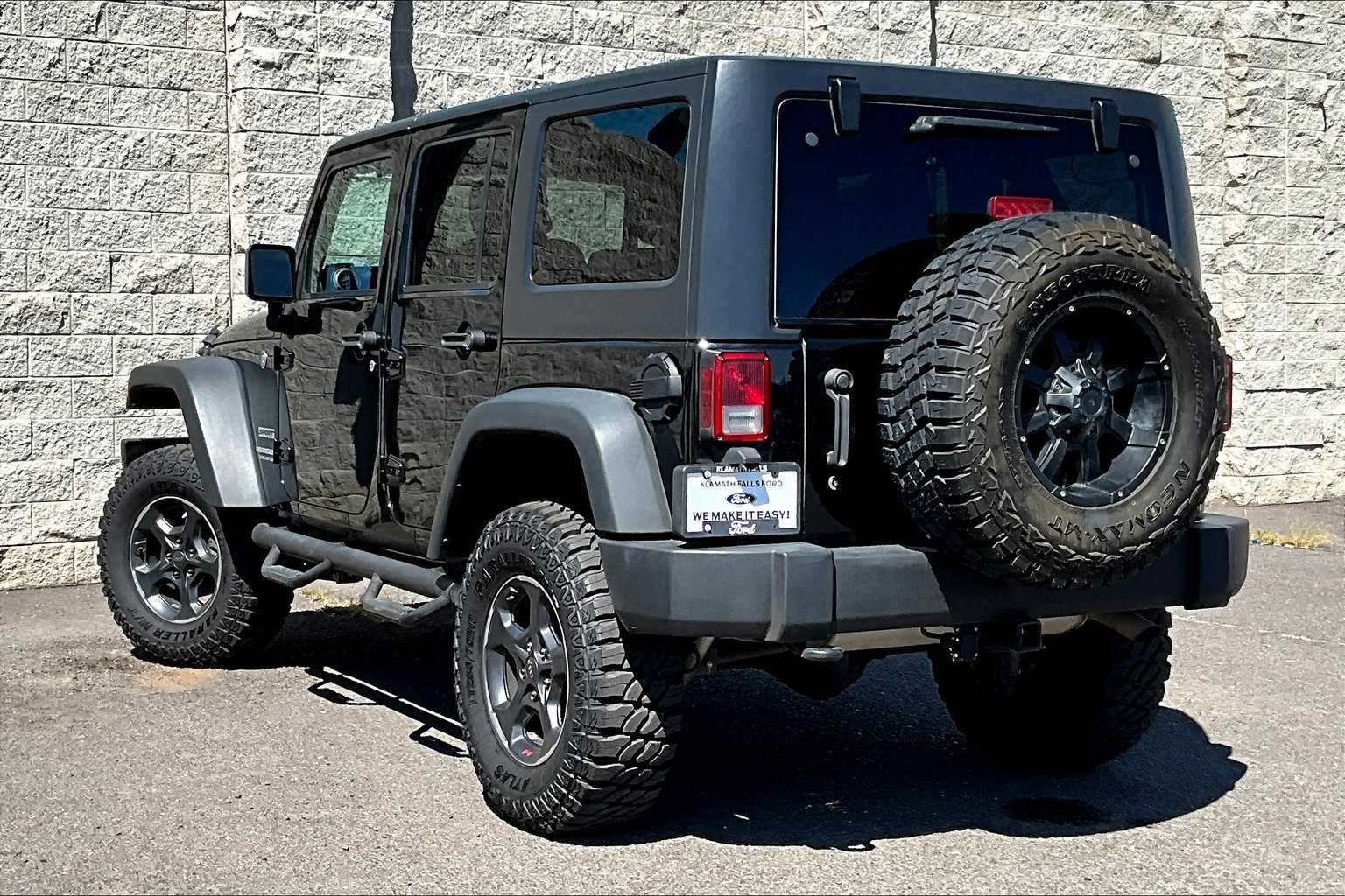 Thumbnail: 2017 Jeep Wrangler - 4