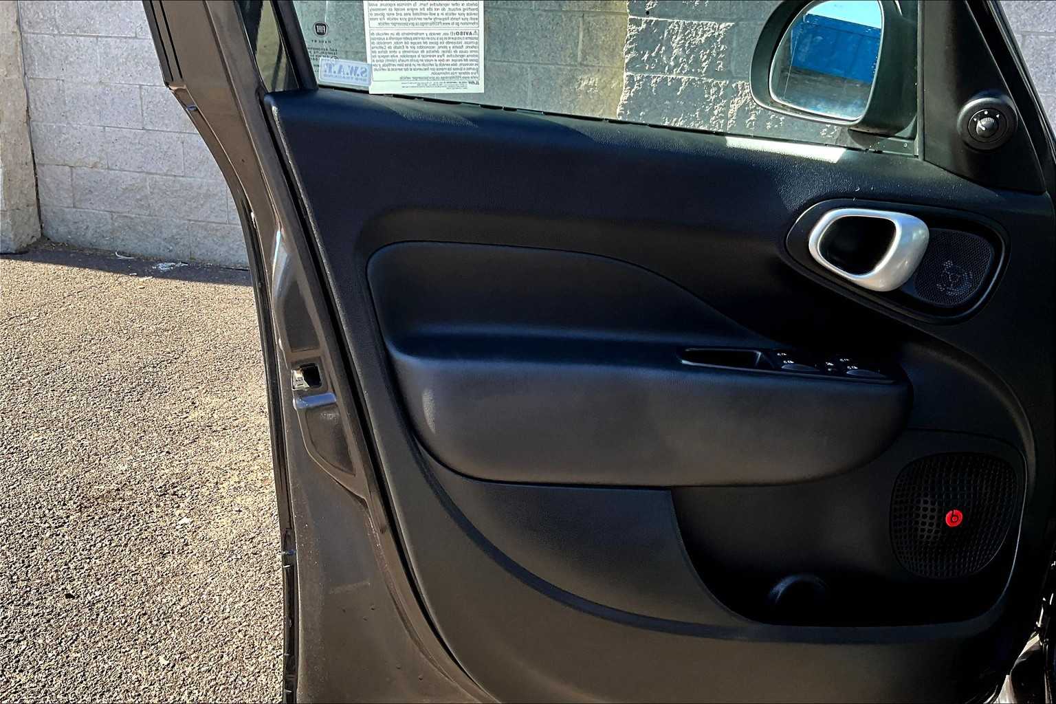 Thumbnail: 2016 Fiat 500L - 27