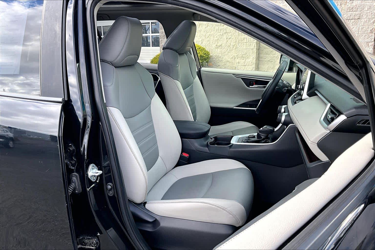 Thumbnail: 2019 Toyota RAV4 - 13