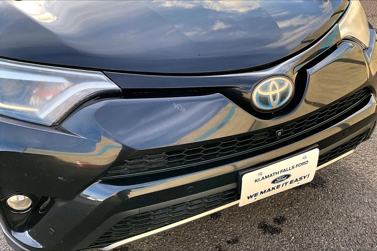 Thumbnail: 2017 Toyota RAV4 - 33