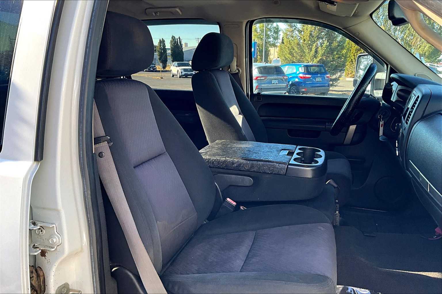 Thumbnail: 2010 Chevrolet Silverado 3500 - 13