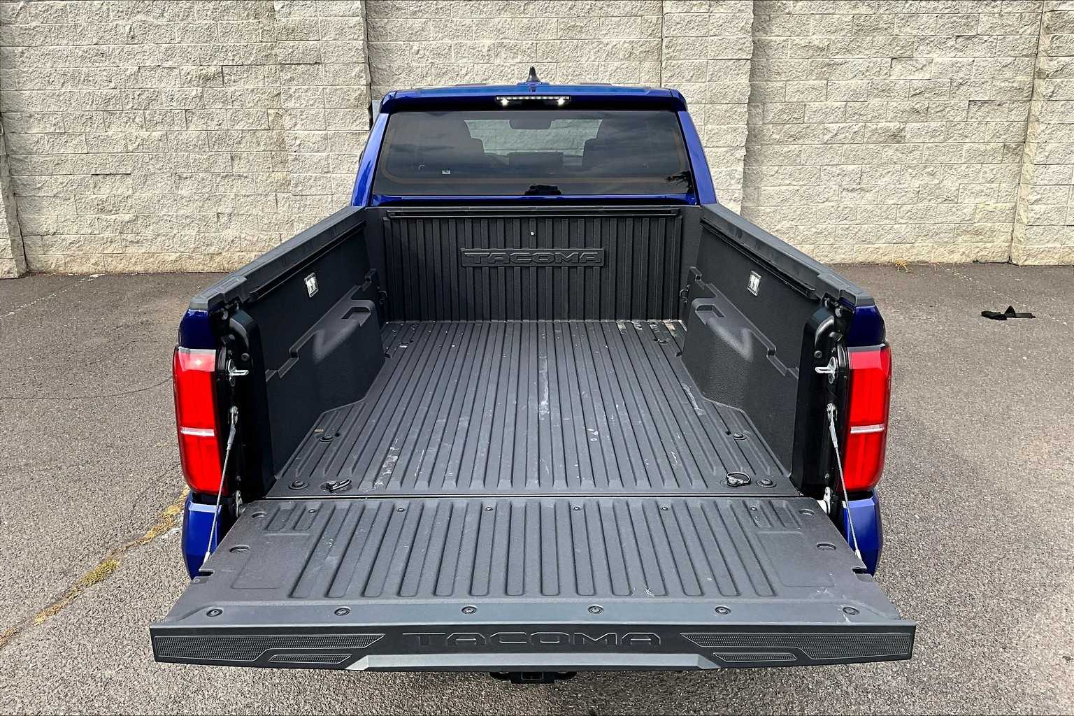 Thumbnail: 2024 Toyota Tacoma - 18