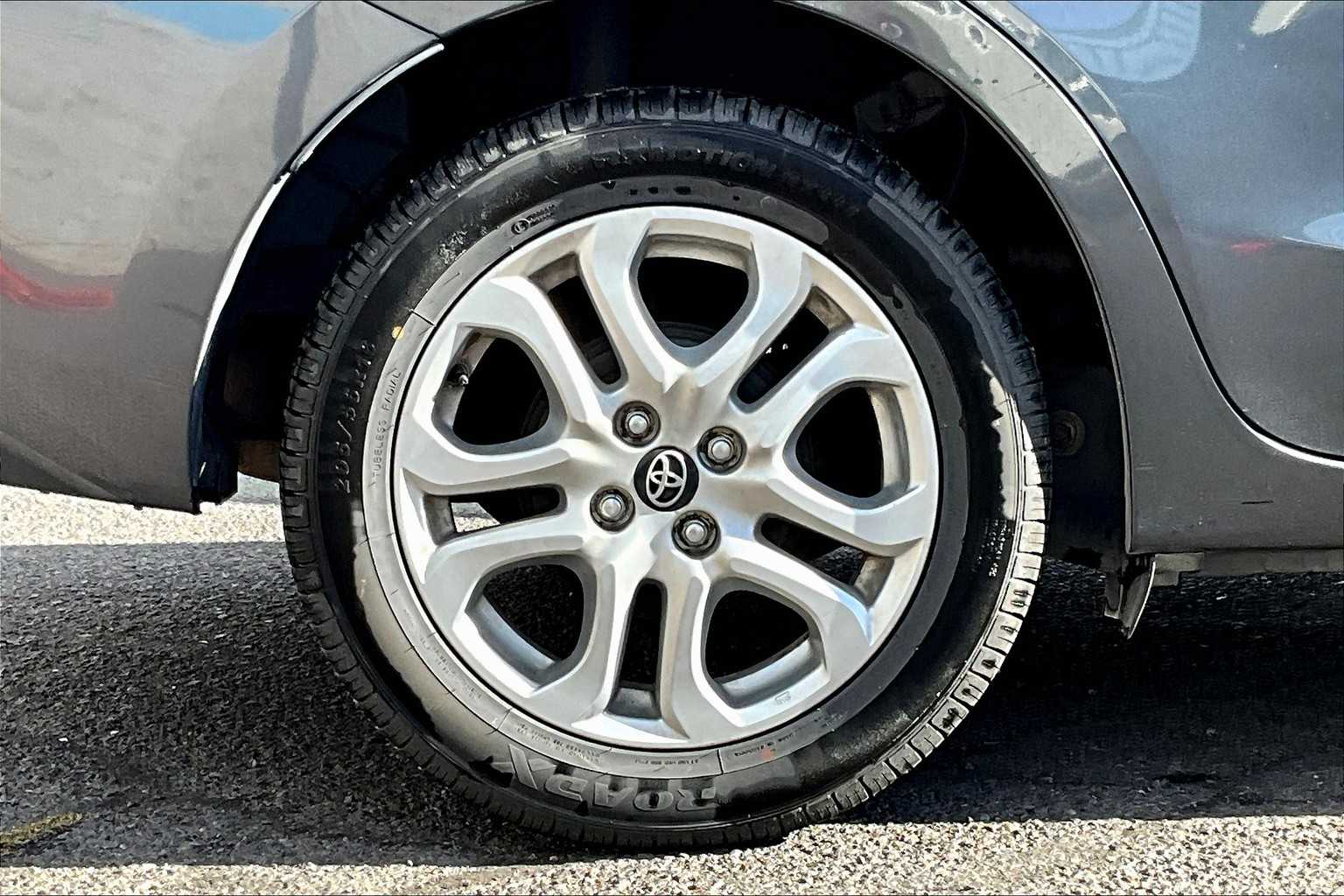 Thumbnail: 2017 Toyota Yaris iA - 36