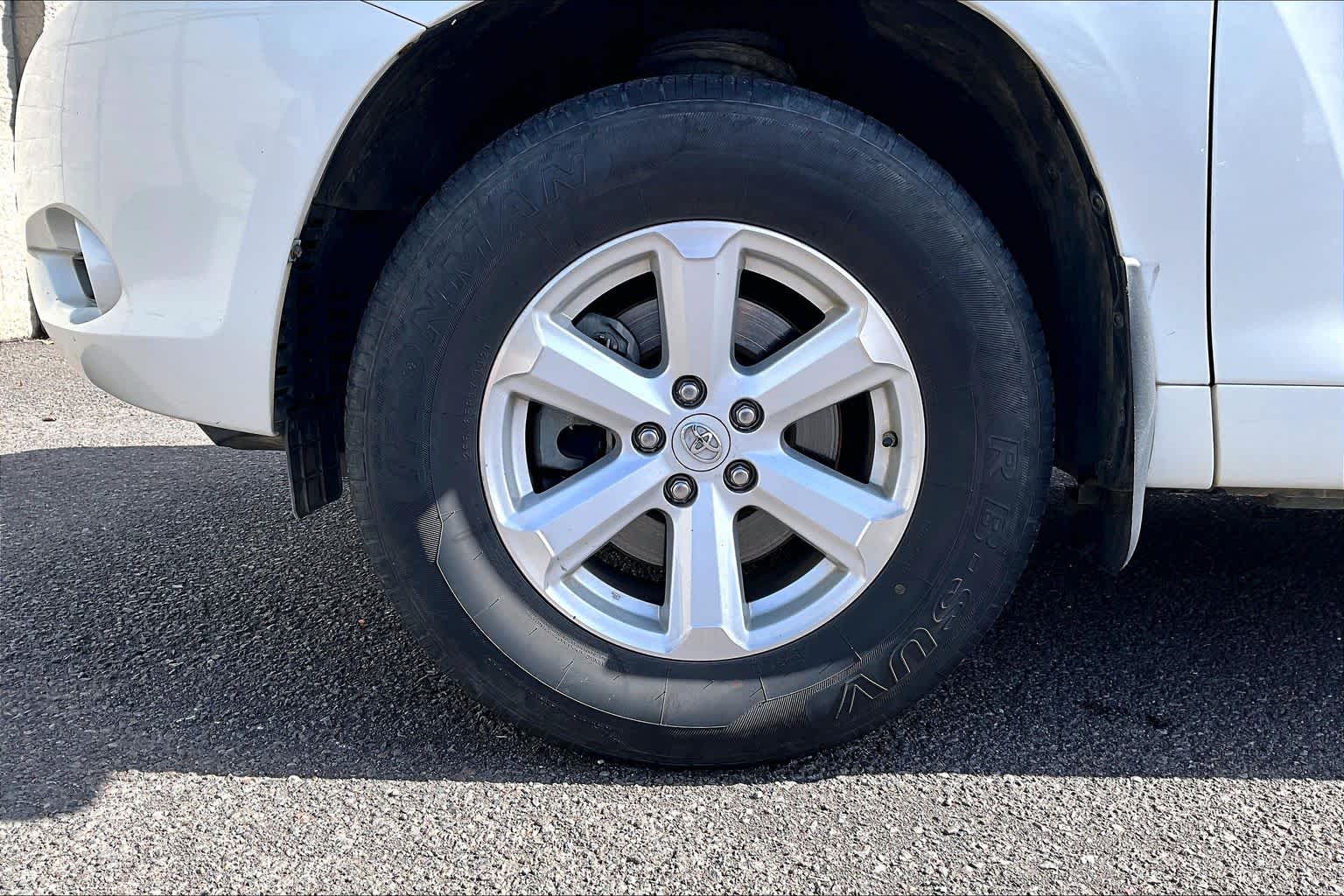 Thumbnail: 2010 Toyota Highlander - 8