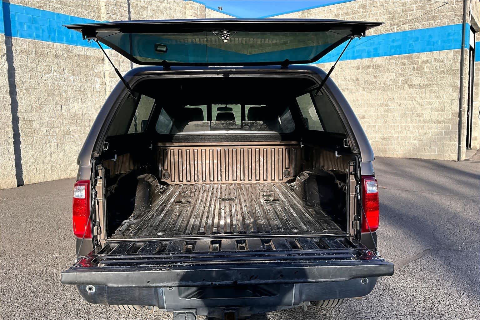 Thumbnail: 2015 Ford F-350 - 18