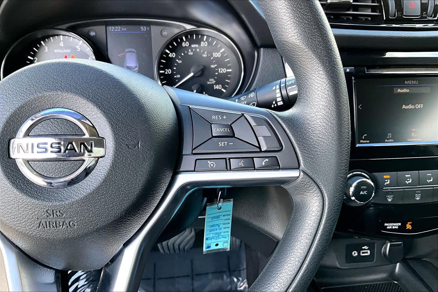 Thumbnail: 2021 Nissan Rogue Sport - 25