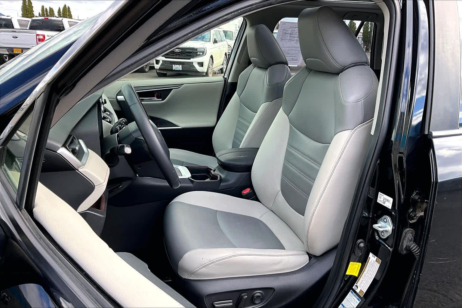 Thumbnail: 2019 Toyota RAV4 - 11