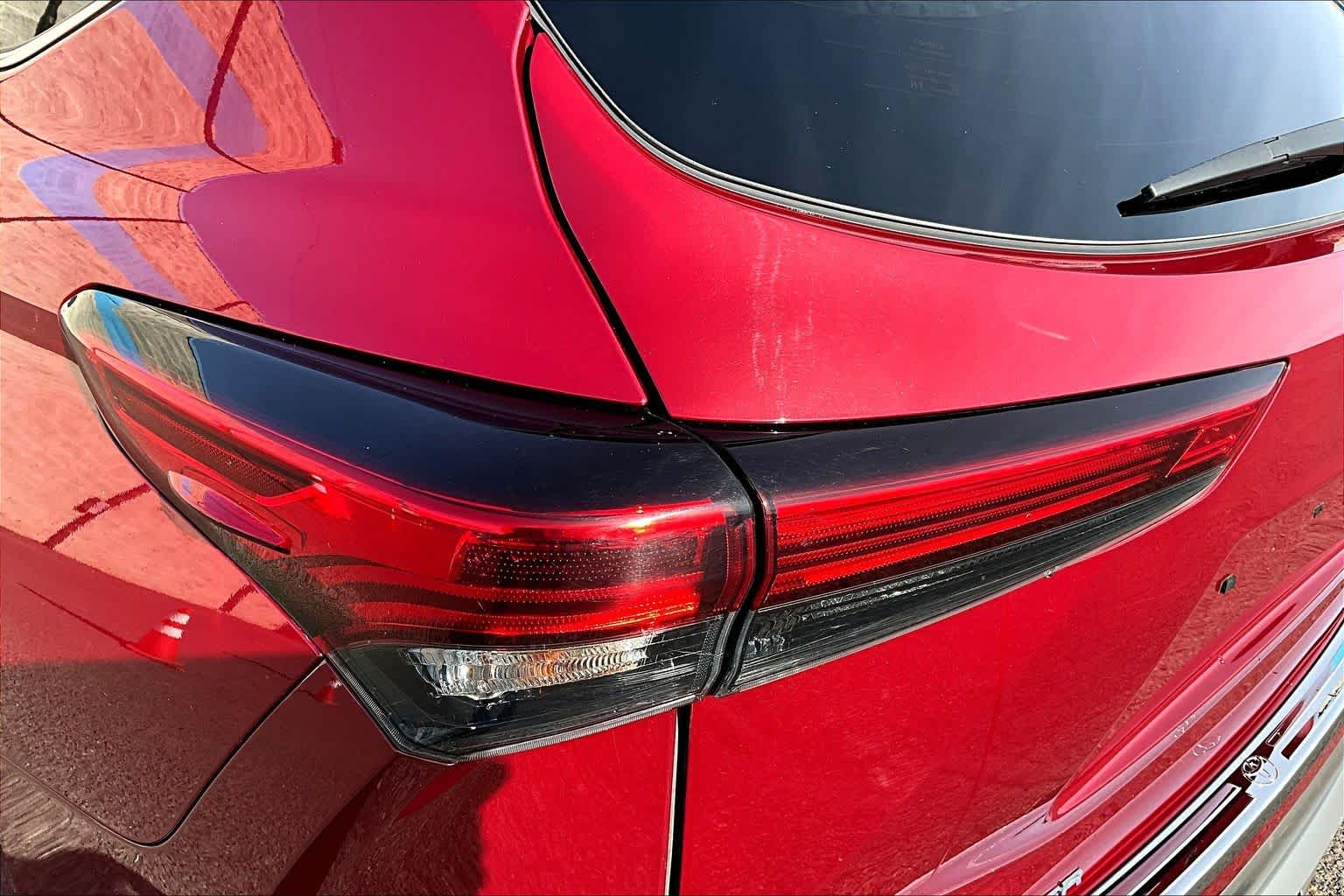 Thumbnail: 2021 Toyota Highlander - 32