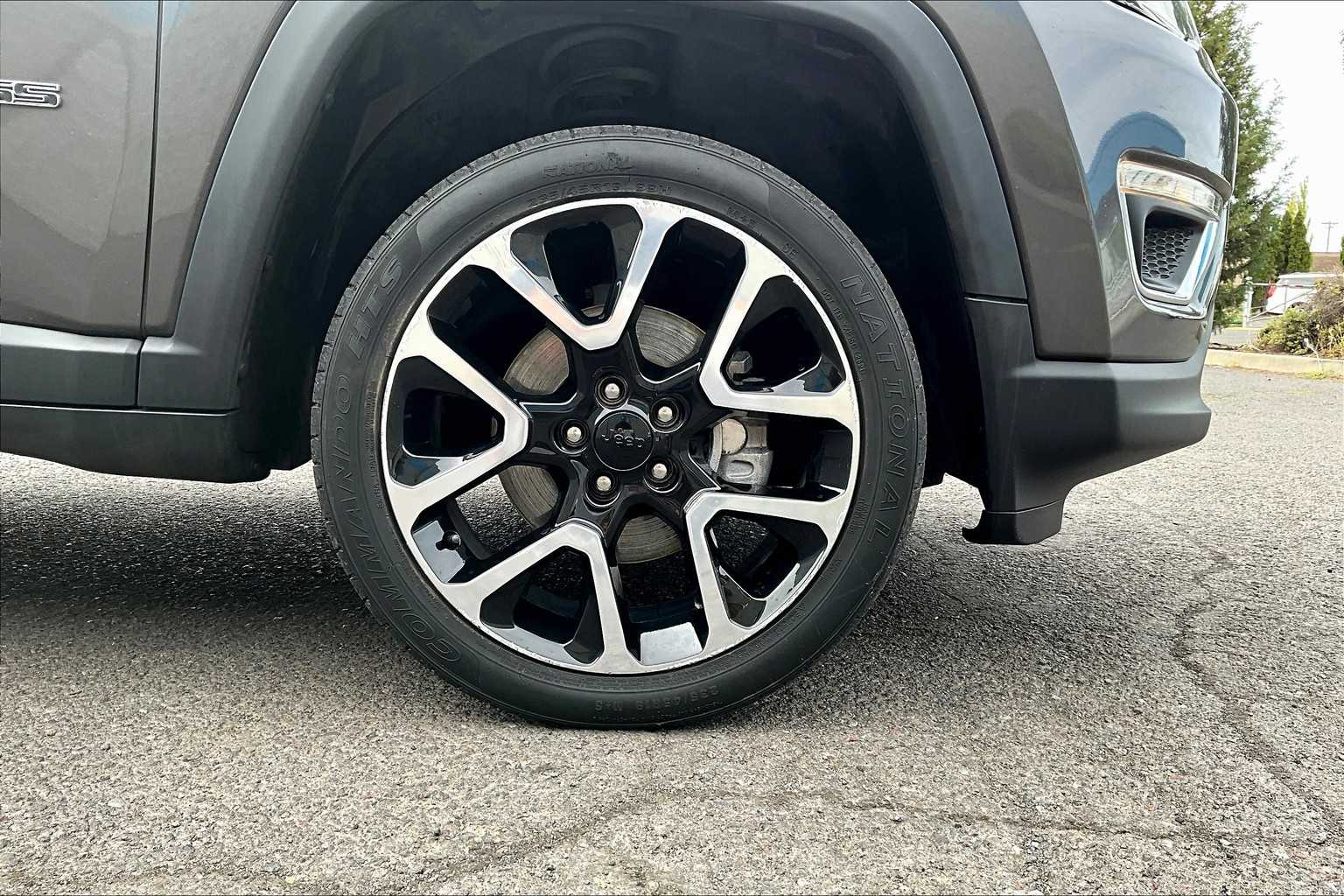 Thumbnail: 2018 Jeep Compass - 34