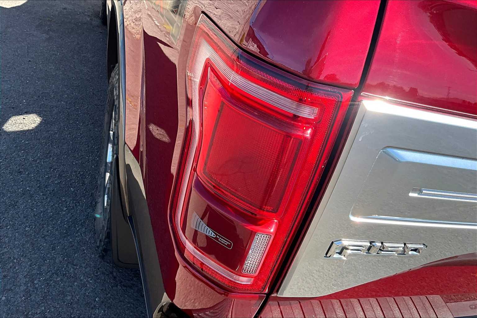 Thumbnail: 2017 Ford F-150 - 32