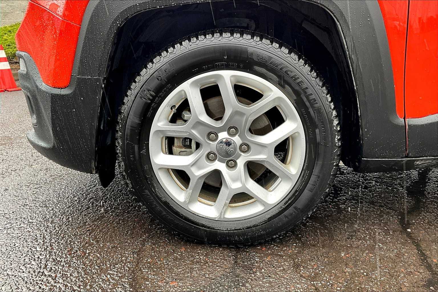 Thumbnail: 2017 Jeep Renegade - 8