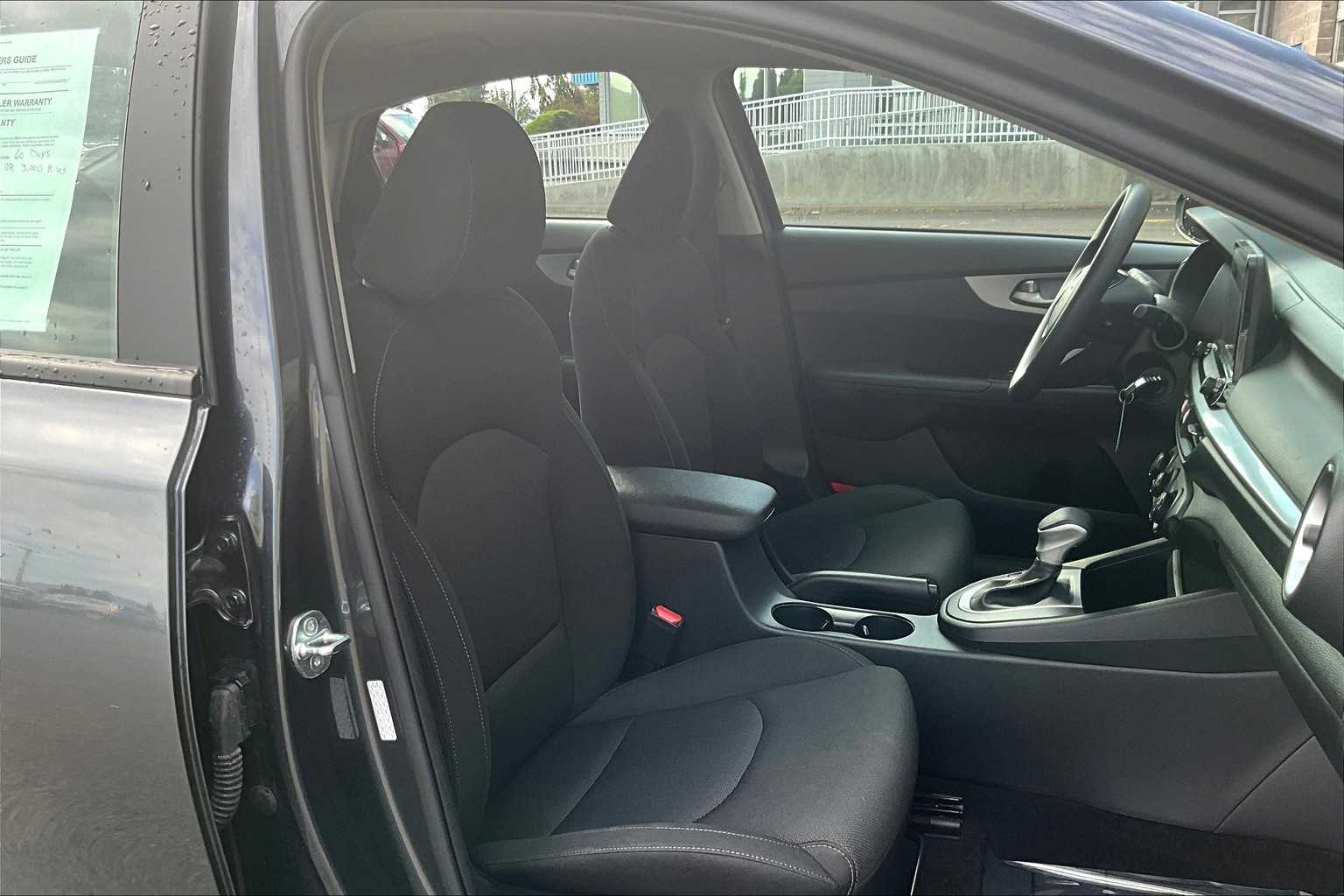 Thumbnail: 2023 Kia Forte - 13