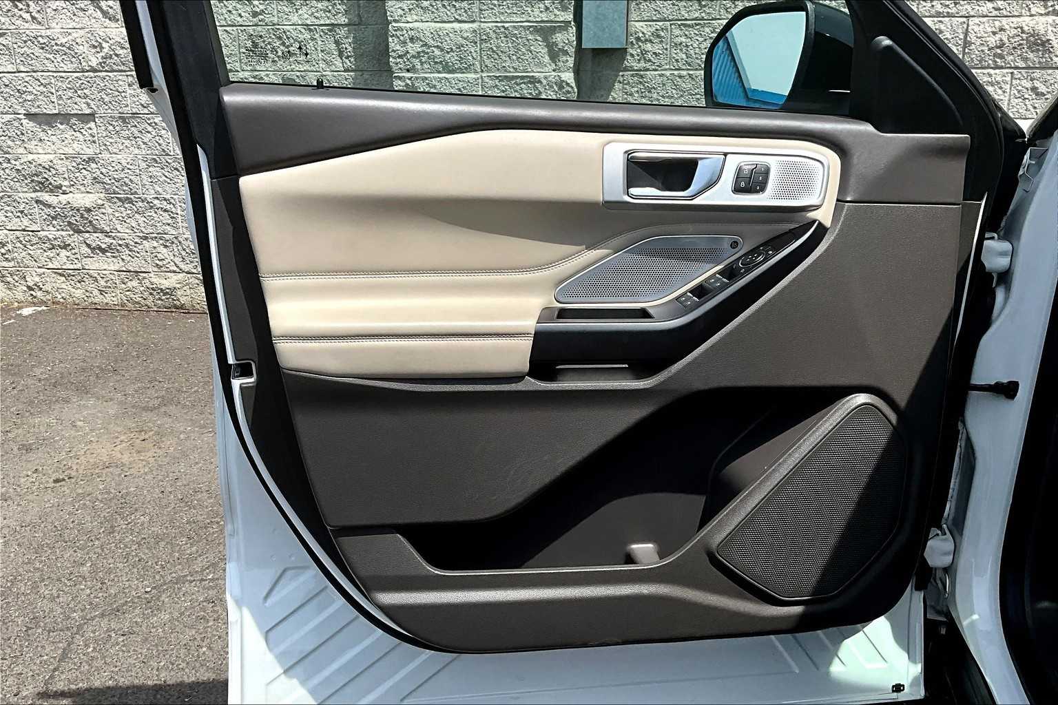 2020 Ford Explorer Platinum 27