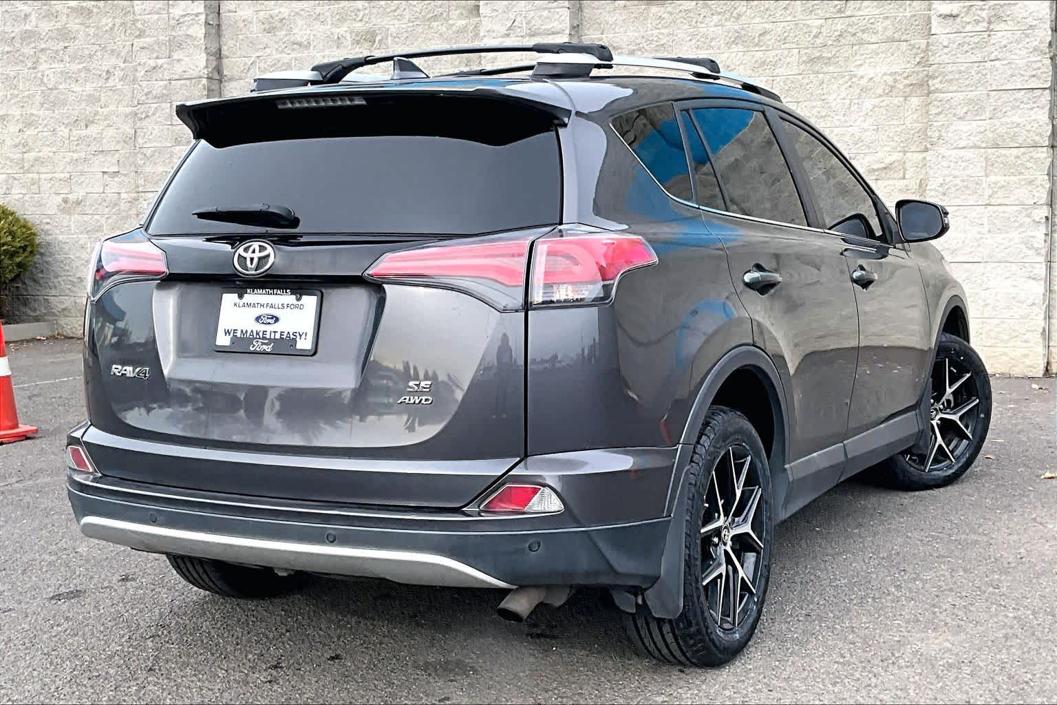 Thumbnail: 2016 Toyota RAV4 - 22