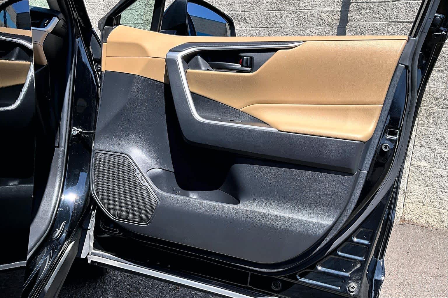 Thumbnail: 2021 Toyota RAV4 - 28