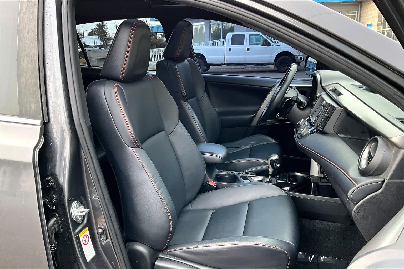 Thumbnail: 2016 Toyota RAV4 - 13