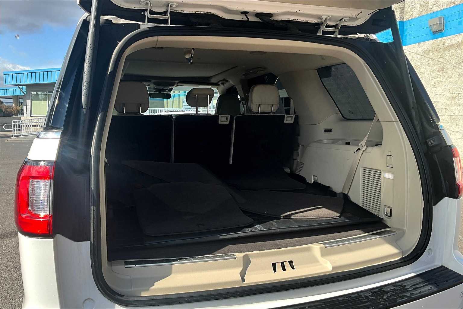 Thumbnail: 2019 Lincoln Navigator - 17