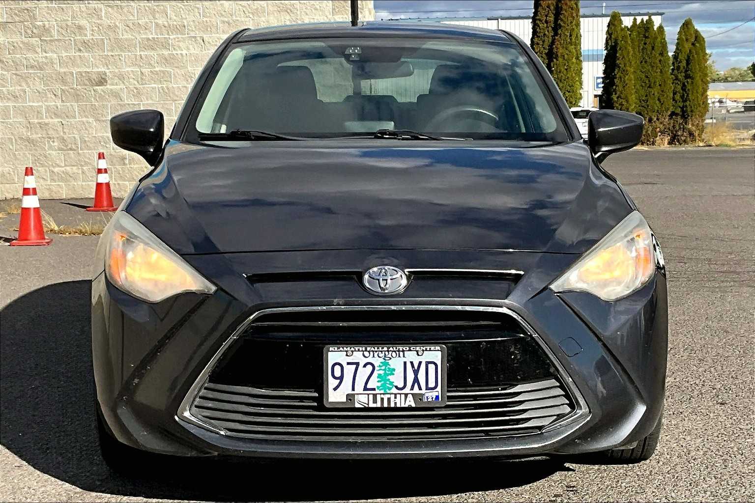Thumbnail: 2017 Toyota Yaris iA - 6