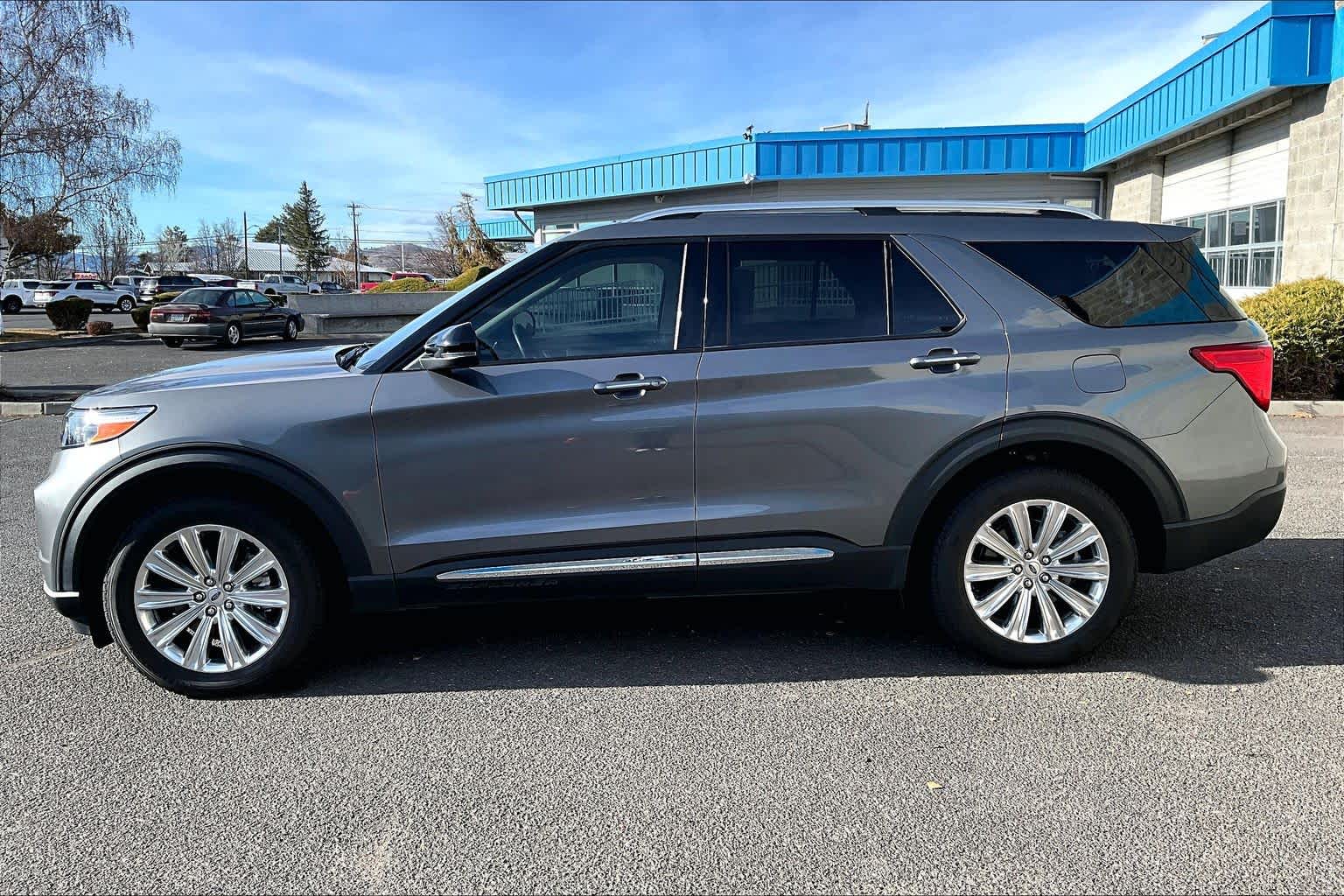 Thumbnail: 2021 Ford Explorer - 3