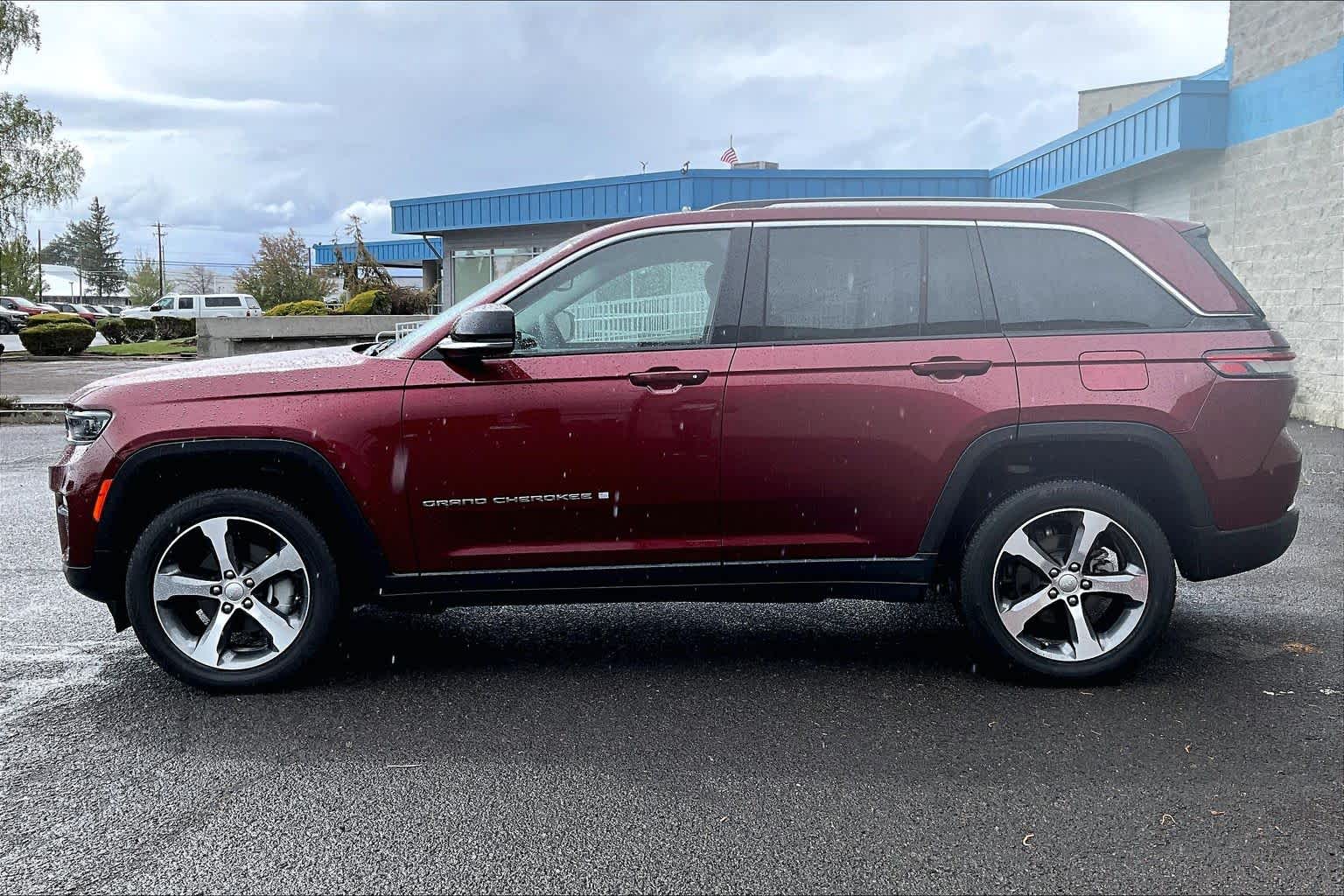 Thumbnail: 2023 Jeep Grand Cherokee - 2