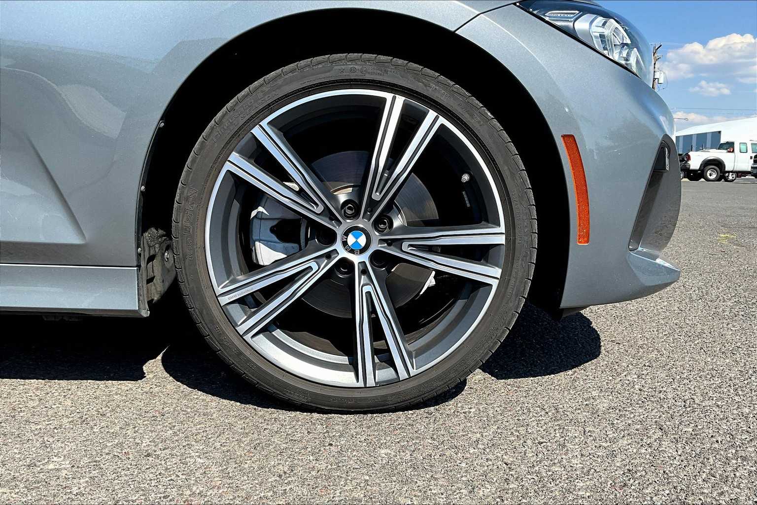 Thumbnail: 2023 BMW 3 Series - 34