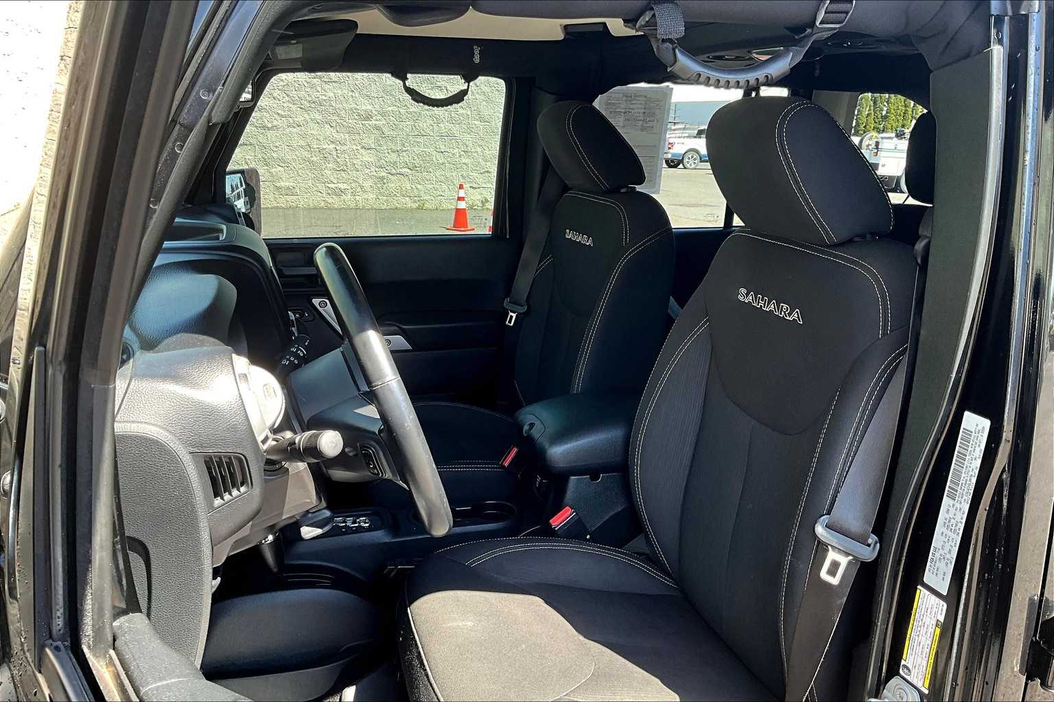 2016 Jeep Wrangler Unlimited Sahara 11
