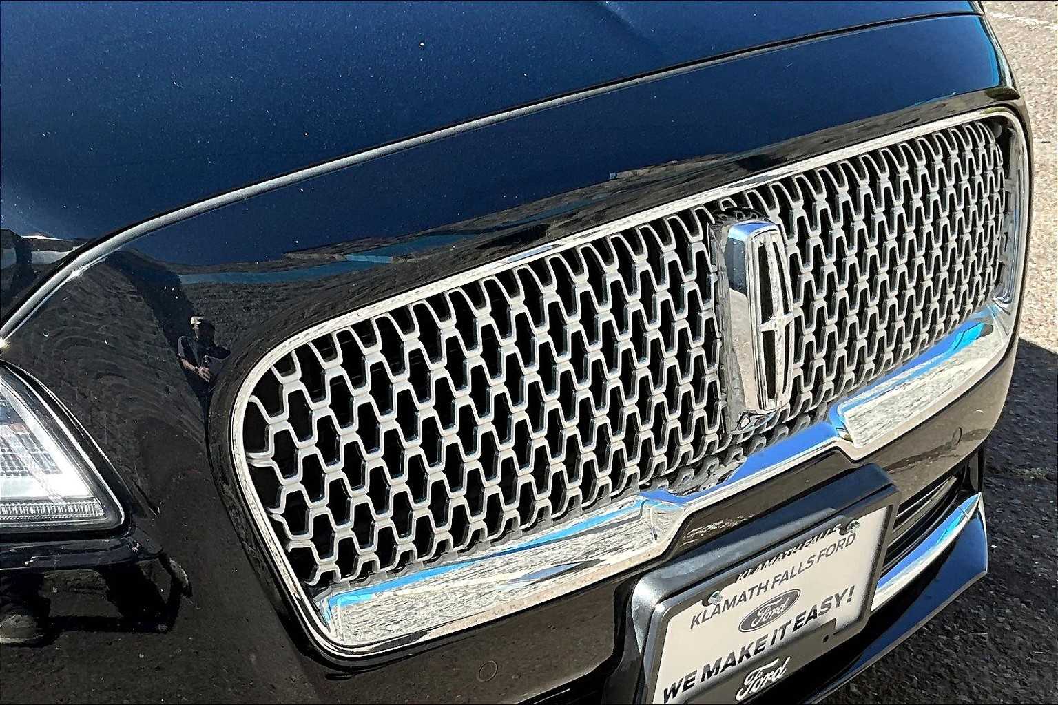 Thumbnail: 2018 Lincoln Continental - 33