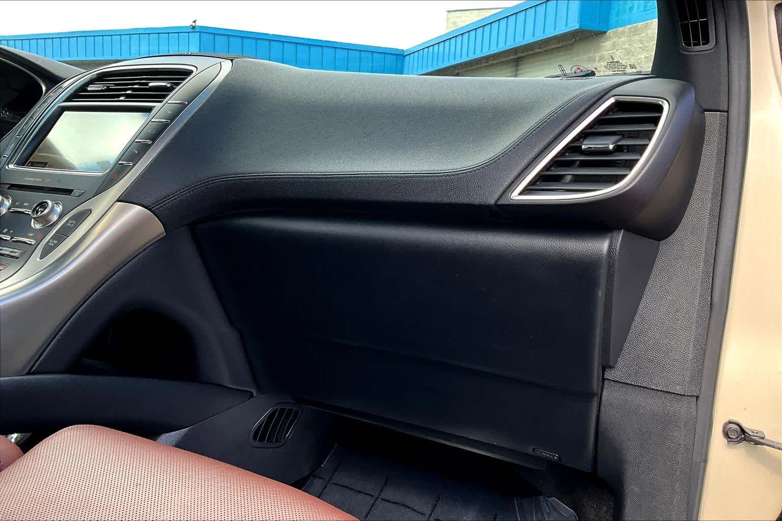 Thumbnail: 2016 Lincoln MKX - 23