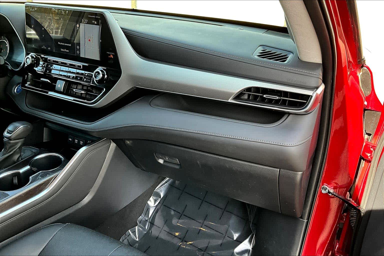 Thumbnail: 2021 Toyota Highlander - 23