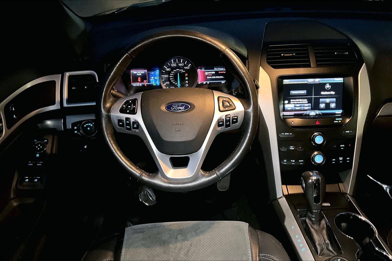 Thumbnail: 2015 Ford Explorer - 14