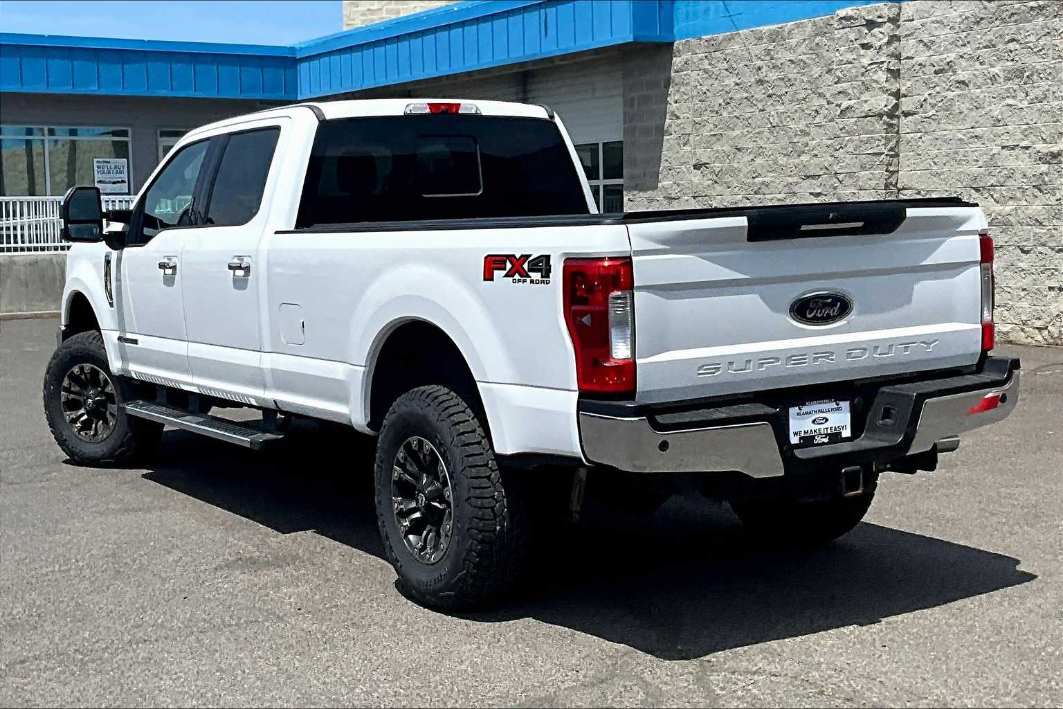 2017 Ford F-350 Lariat 4