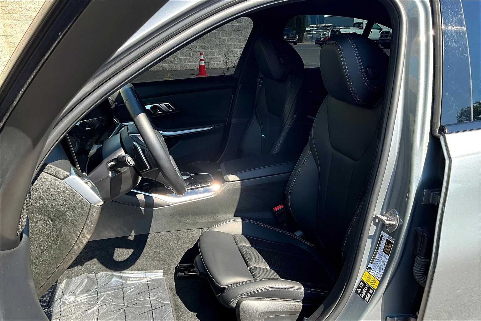 Thumbnail: 2023 BMW 3 Series - 11