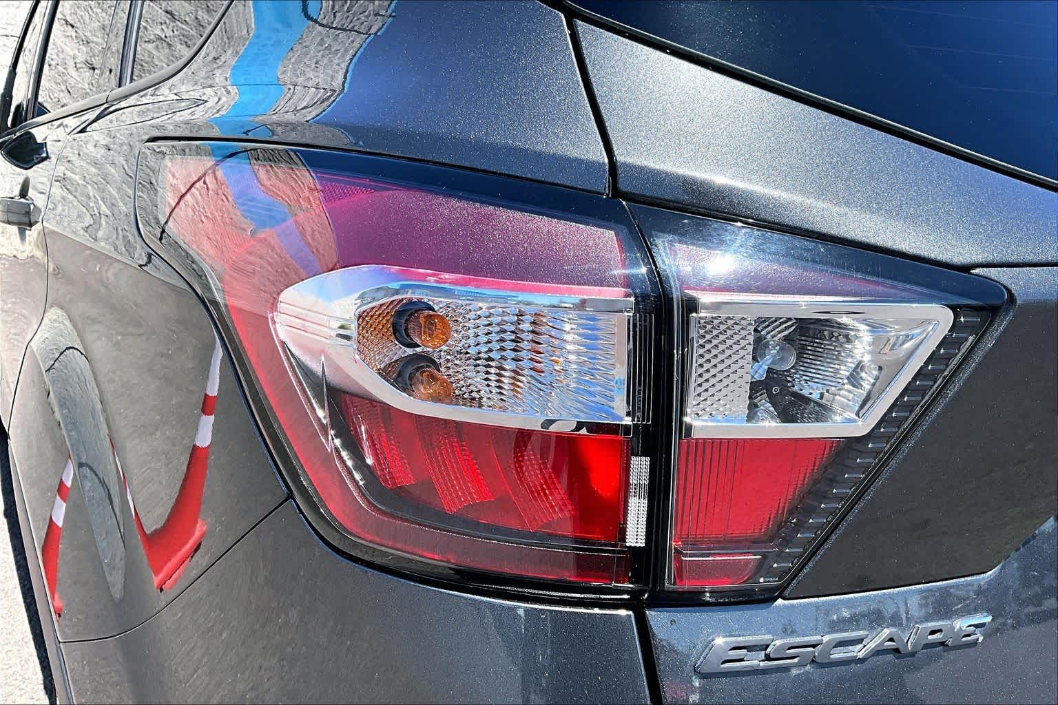 Thumbnail: 2018 Ford Escape - 32