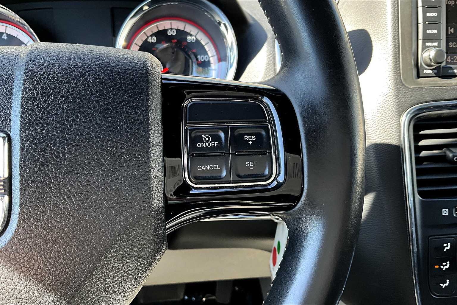 Thumbnail: 2017 Dodge Grand Caravan - 25