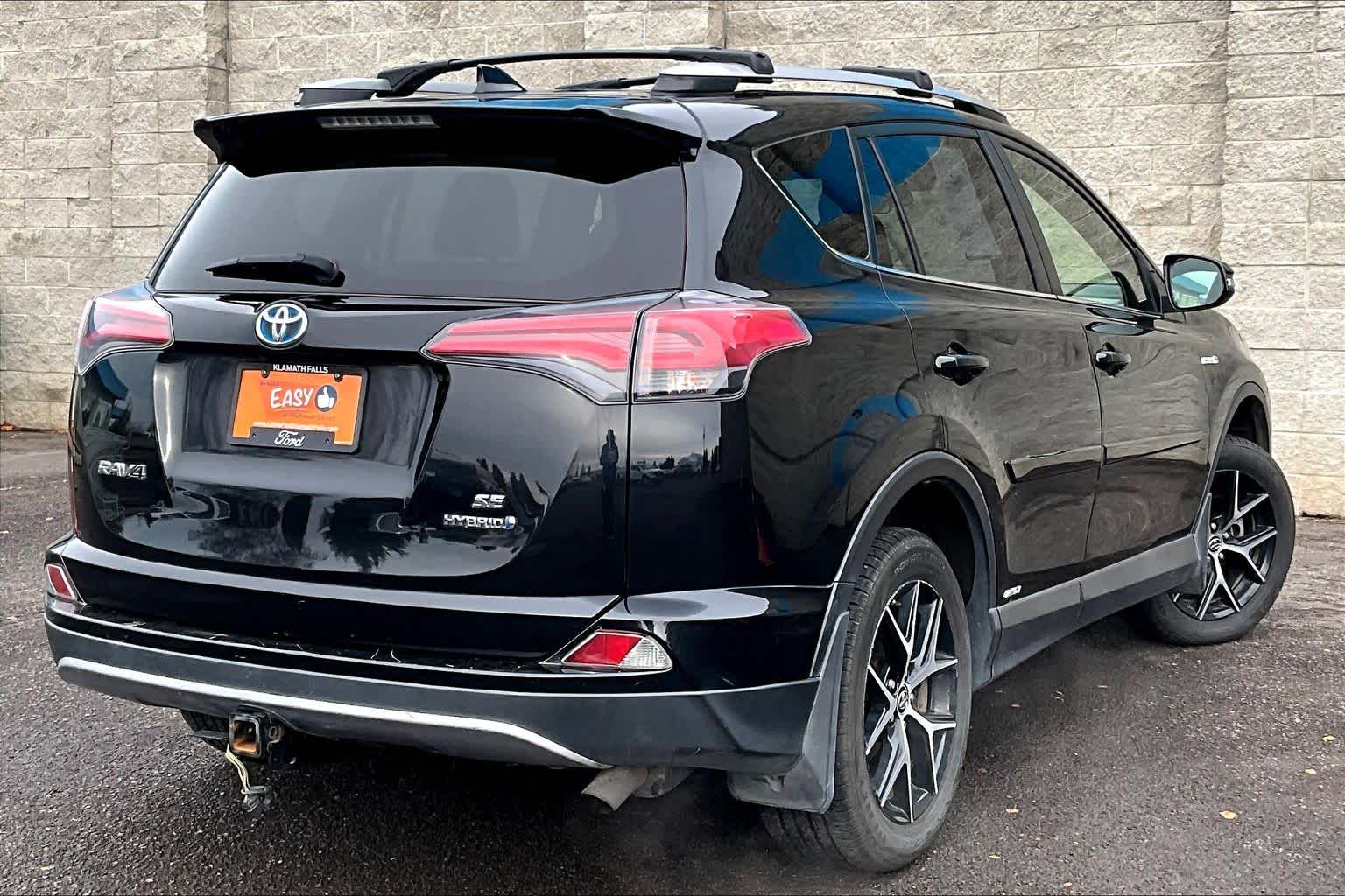 Thumbnail: 2017 Toyota RAV4 - 22