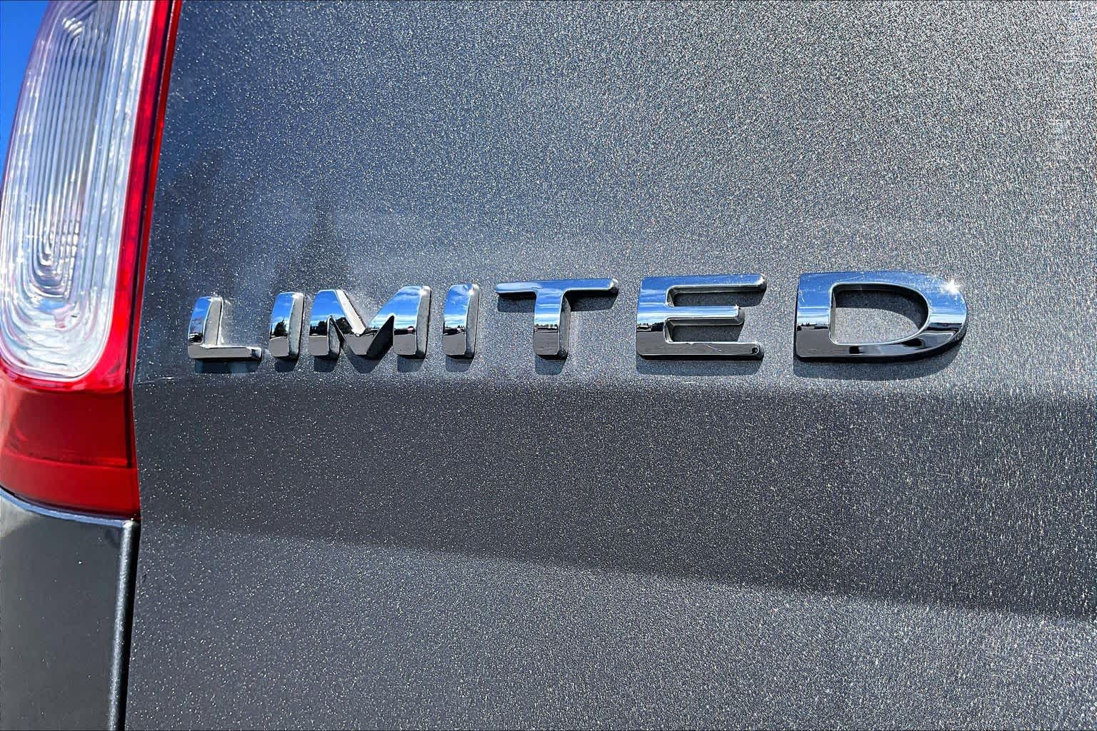 Thumbnail: 2013 Ford Explorer - 7