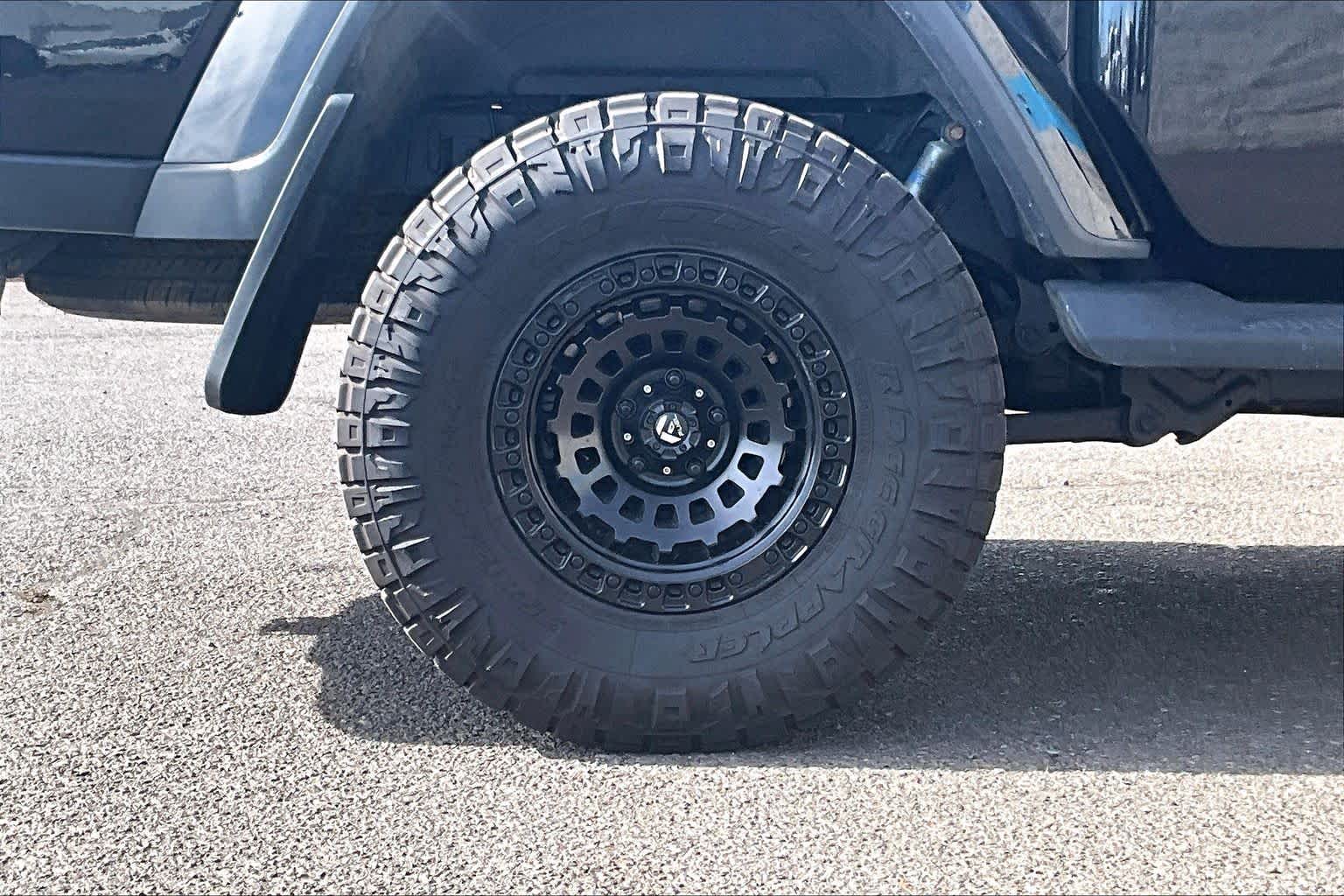 Thumbnail: 2020 Jeep Gladiator - 36