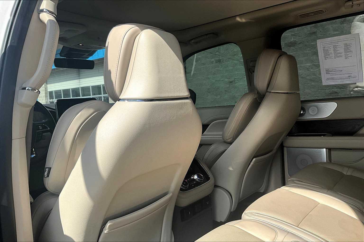 Thumbnail: 2019 Lincoln Navigator - 11