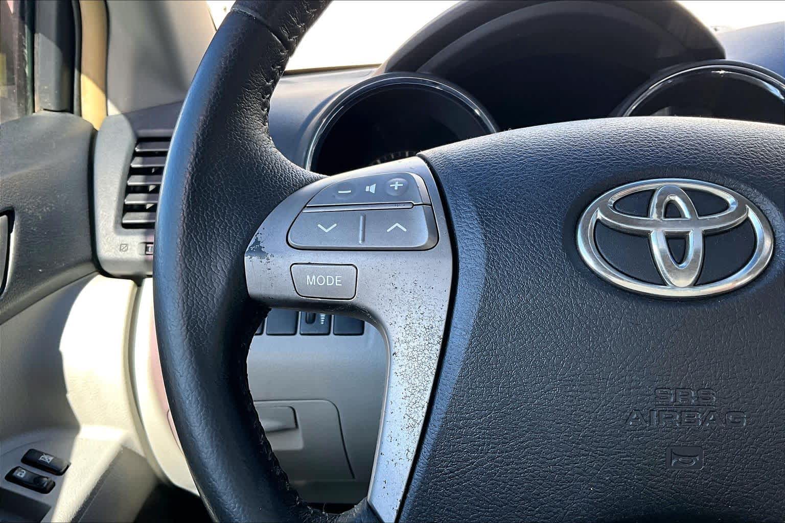 Thumbnail: 2010 Toyota Highlander - 24