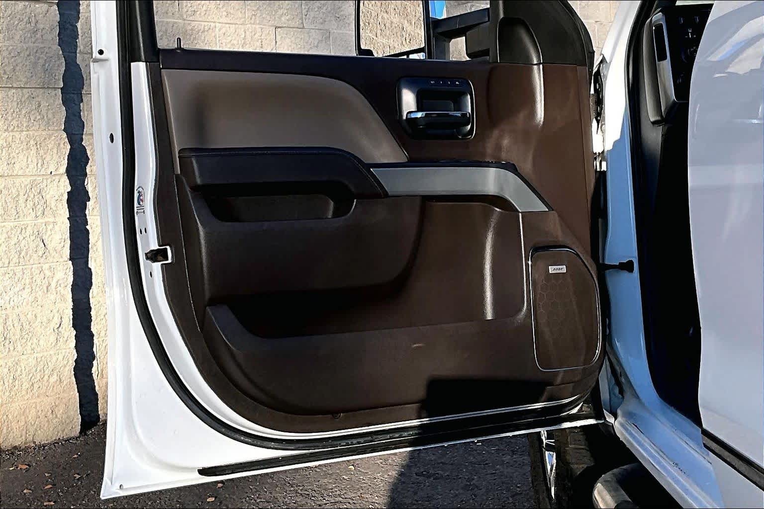 Thumbnail: 2015 Chevrolet Silverado 2500 - 27