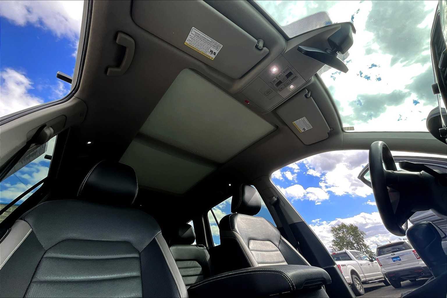 Thumbnail: 2021 Volkswagen Atlas - 30