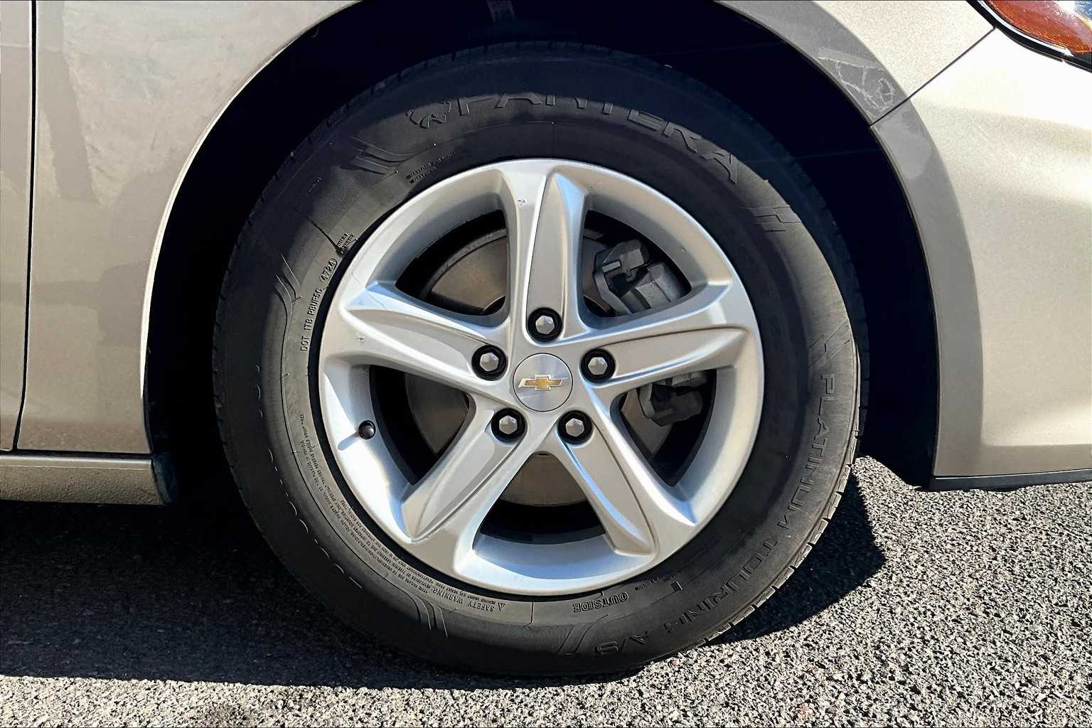 Thumbnail: 2023 Chevrolet Malibu - 34