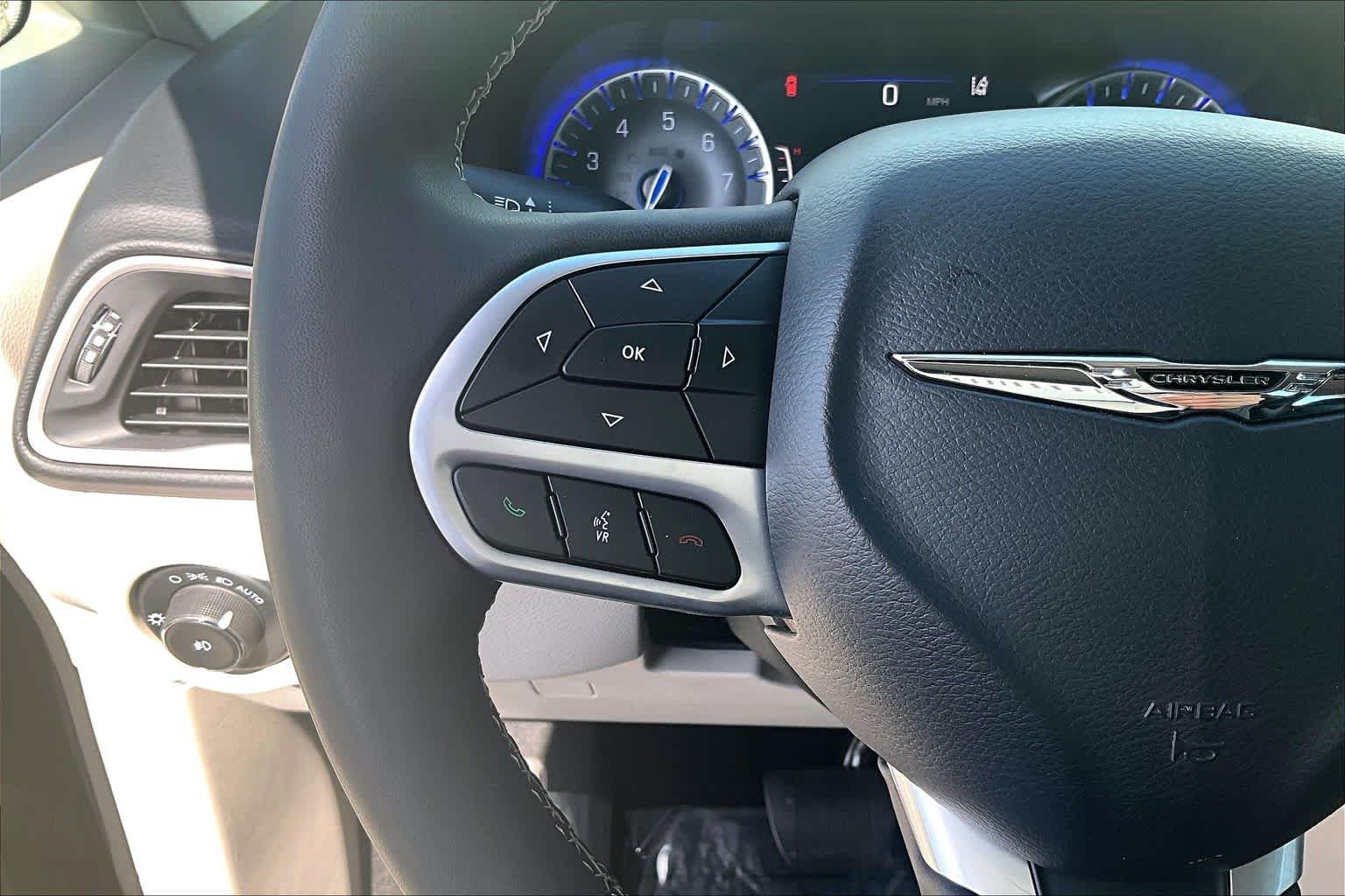 Thumbnail: 2023 Chrysler Pacifica - 24