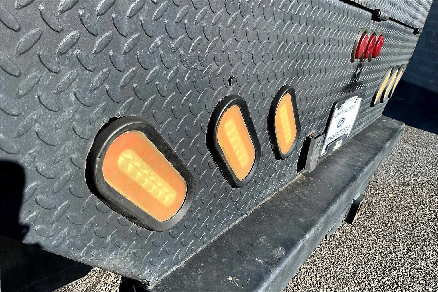 Thumbnail: 2010 Chevrolet Silverado 3500 - 32