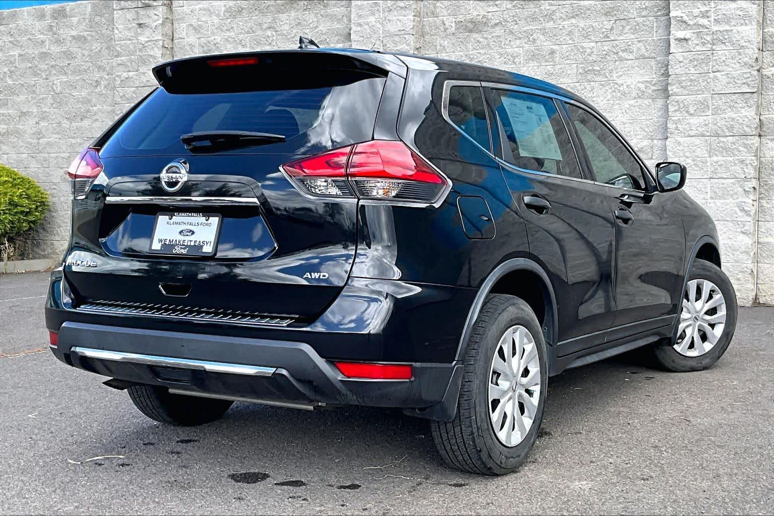 Thumbnail: 2017 Nissan Rogue - 22