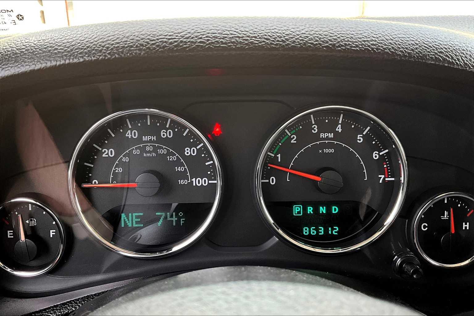 Thumbnail: 2013 Jeep Wrangler - 14